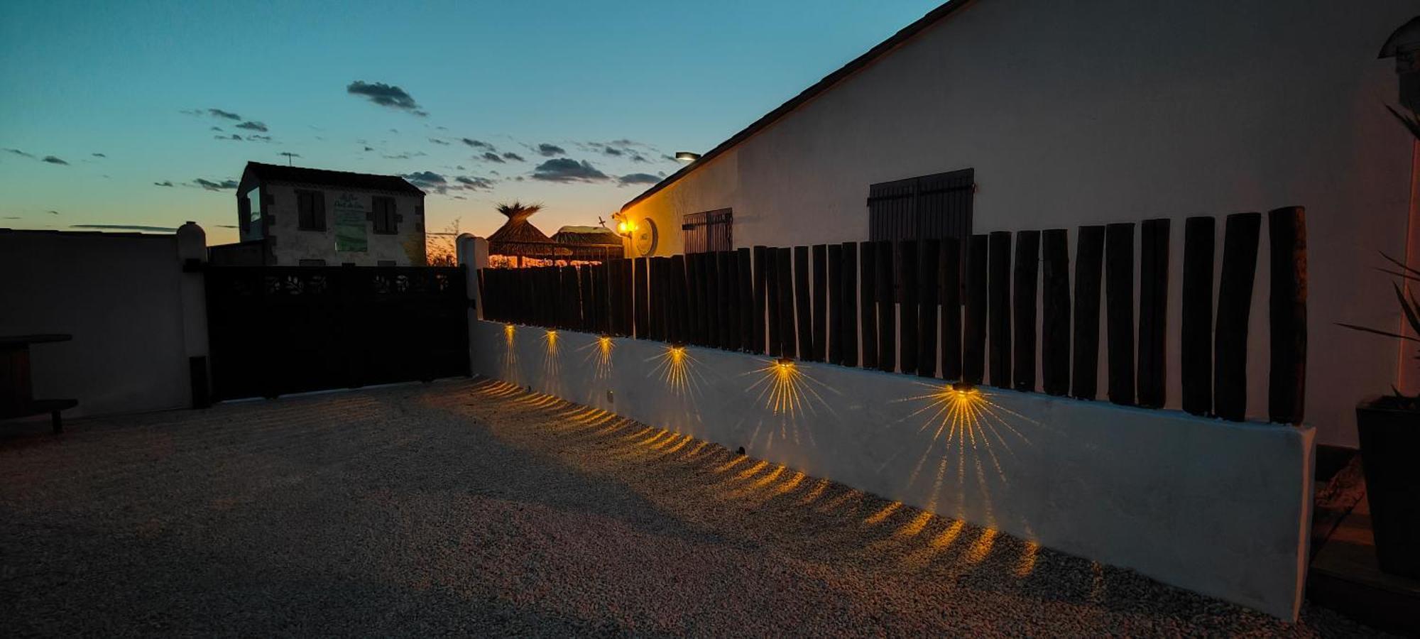 Logis Le Nid Du Pont De Gau Aparthotel Saintes-Maries-de-la-Mer Exterior foto